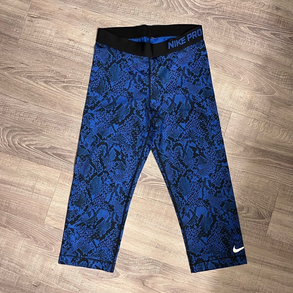 NIKE PRO cropped Dri fit leggings